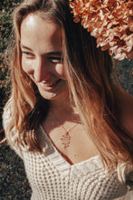 Load image into Gallery viewer, Snake Squiggle Necklace