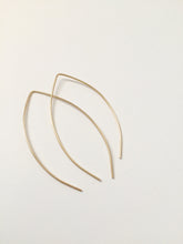 Load image into Gallery viewer, Crescent Threaders