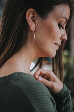 Load image into Gallery viewer, Crescent Threaders