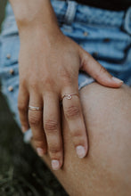 Load image into Gallery viewer, Loop Stacking Ring