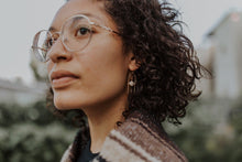 Load image into Gallery viewer, Hammered Freshwater Pearl Arch Earrings