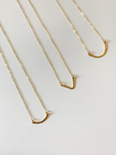 Load image into Gallery viewer, Hammered Curve Gold Necklace