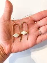 Load image into Gallery viewer, Hammered Freshwater Pearl Arch Earrings