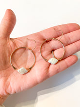 Load image into Gallery viewer, Small Freshwater Pearl Hoops