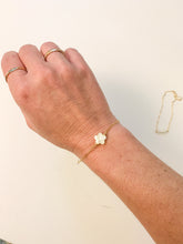 Load image into Gallery viewer, Pearl Bracelet