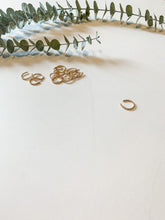Load image into Gallery viewer, Twisted Ear Cuff