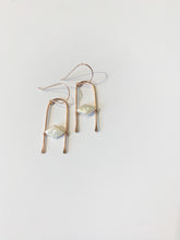Load image into Gallery viewer, Hammered Freshwater Pearl Arch Earrings