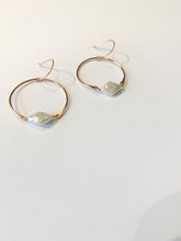 Load image into Gallery viewer, Small Freshwater Pearl Hoops