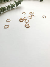 Load image into Gallery viewer, Twisted Ear Cuff