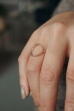 Load image into Gallery viewer, Twist Circle Ring
