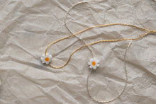 Load image into Gallery viewer, Daisy Slider Necklace
