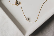 Load image into Gallery viewer, Pearl Fidget Necklace
