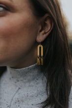 Load image into Gallery viewer, Spark Earrings
